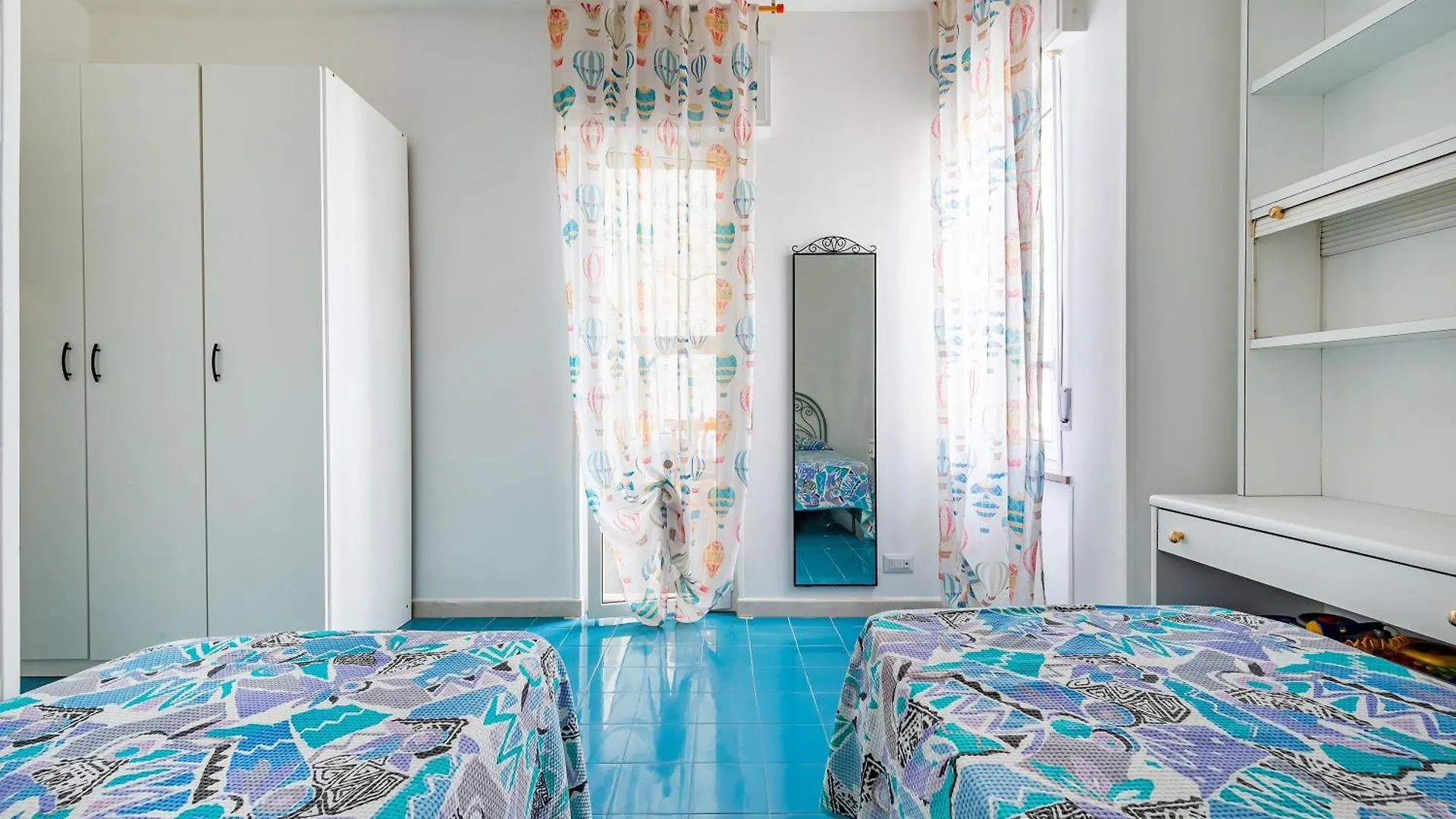Sea Tower Apartment Bari Sea Front - Happy Rentals