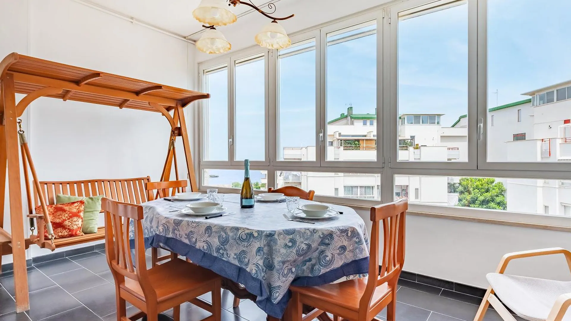 Sea Tower Apartment Bari Sea Front - Happy Rentals contacts